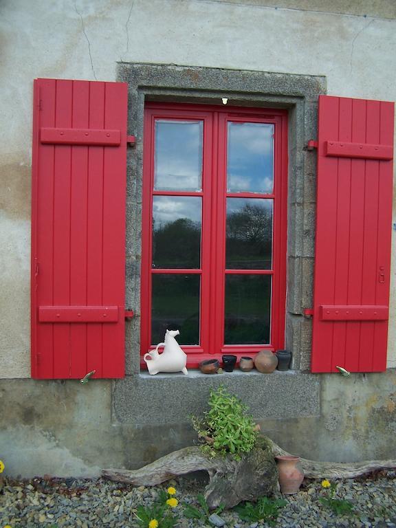 Le Vieux Chien Noir Hotell Évran Exteriör bild